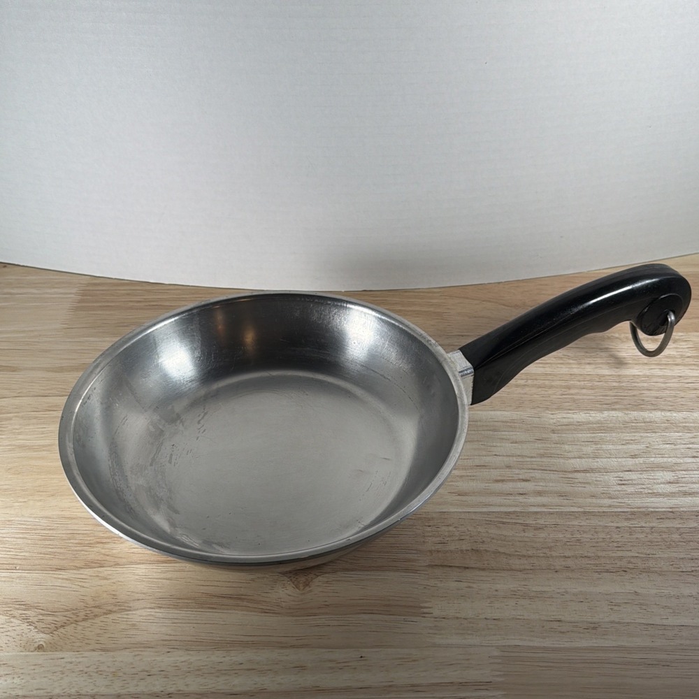 VINTAGE SALADMASTER 8.5" MULTI-PLY GOURMET CHEFS SKILLET